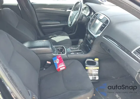 2011 Chrysler 300 из США, поврежденный, VIN 2C3CA4CG8BH572723